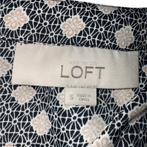 Ann Taylor LOFT Black White and Tan Patterned Long Sleeve Blouse Size Small - Picture 5 of 6